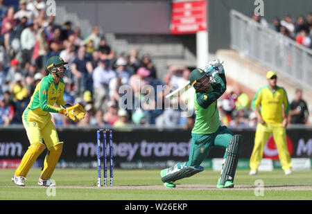 Südafrikas Rassie van der Dussen während der ICC Cricket World Cup group Phase Match im Emirates Old Trafford, Manchester. Stockfoto