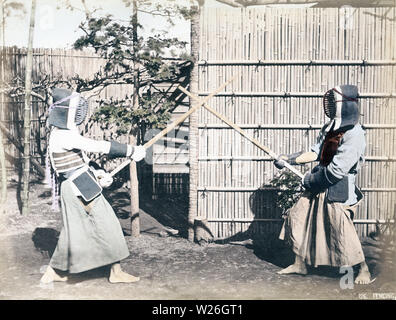 [1880s] Japan - Kendo - Kendo, Japanische Fechten aus der Praxis von Samurai Schwert skill kultiviert entwickelt. 19 Vintage albumen Foto. Stockfoto