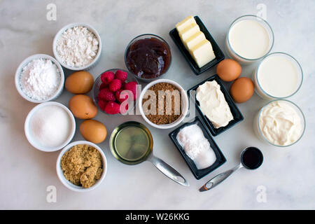 Schokolade Himbeere Kuchen Zutaten Stockfoto