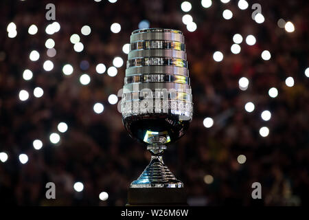 Köln, Deutschland. 06 Juli, 2019. Der Cup der ESL eine Köln steht auf einem Sockel. Insgesamt 16 Teams aus der ganzen Welt kämpfen um den Titel im Spiel Counter-Strike: Global Offensive. Credit: Marius Becker/dpa/Alamy leben Nachrichten Stockfoto