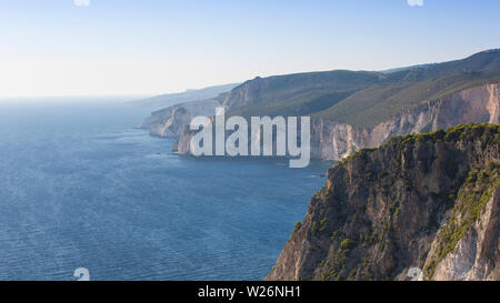 Schöne Aussicht auf den Sonnenuntergang am Keri, Zakynthos, Griechenland Stockfoto