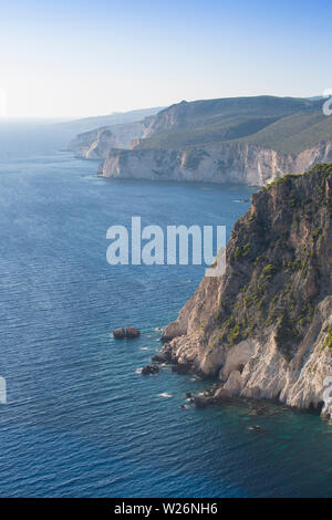 Schöne Aussicht auf den Sonnenuntergang am Keri, Zakynthos, Griechenland Stockfoto