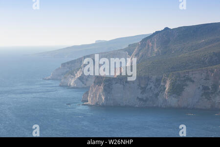 Schöne Aussicht auf den Sonnenuntergang am Keri, Zakynthos, Griechenland Stockfoto