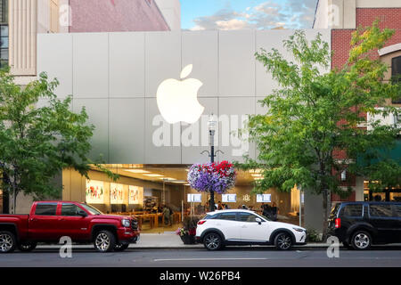 Spokane, Washington - 30. Juni 2019: Eine urbane Apple Store in der Riverfront Park Bereich der Innenstadt von Spokane, Washington. Stockfoto