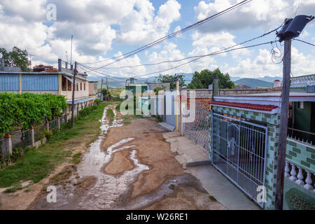 Luftaufnahme von einem Wohngebiet in einer kleinen Stadt, La Boca, in der Nähe von Trinidad, Kuba. Stockfoto