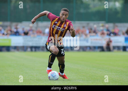 Leeds, Großbritannien. 06 Juli, 2019. Nethermoor Park, guiseley Leeds, West Yorkshire, 6. Juli 2019. Vor der Saison freundlich Guiseley AFC v Bradford City. Adam Henley von Bradford City. Credit: Touchlinepics/Alamy leben Nachrichten Stockfoto