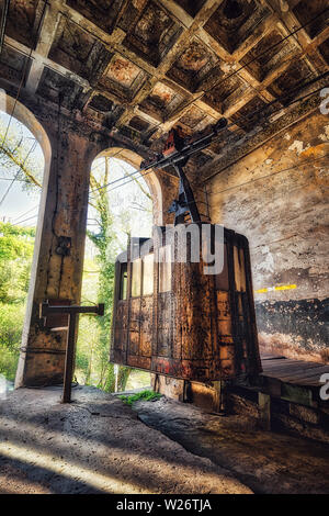 Chiatura Bergbaustadt Seilbahnen, Georgien, im April 2019 rn genommen" in hdr genommen Stockfoto