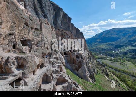 Vardzia Höhlen im Süden von Georgia, im April 2019 rn" in hdr getroffen wurden Stockfoto
