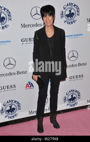 LOS ANGELES, Ca. Oktober 24, 2010: Diane Warren am 32. Jahrestag Karussell der Hoffnung Kugel, die Barbara Davis Center für Kinderdiabetes im Beverly Hilton Hotel zu profitieren. © 2010 Paul Smith/Featureflash Stockfoto