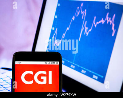 In diesem Foto Illustration der CGI-Inc.-Logo wird auf dem Smartphone angezeigt Stockfoto