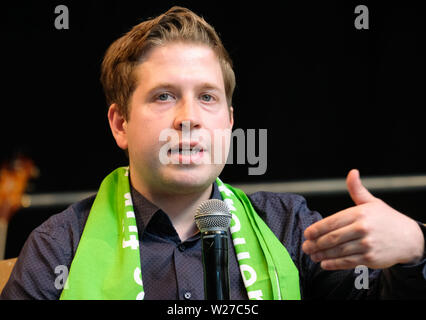 Dortmund, Deutschland, 21. Juni 2019: KEVIN KUEHNERT auf einem Podium der 37. Deutsche Evangelische Kirchentag. Kuehnert (1. Juli 1989 in Berlin) ist ein deutscher Politiker der SPD Sozialdemokratische Partei. Seit 24. November 2017 ist er Bundesvorsitzender der Jungsozialisten (juso) Stockfoto