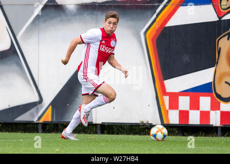 Amsterdam, Niederlande. 06 Juli, 2019. AMSTERDAM, 25-05-2019, Sportpark De Toekomst, Saison 2018/2019, Ajax player Carel Eiting während des Spiels Ajax-Anderlecht Credit: Pro Schüsse/Alamy leben Nachrichten Stockfoto