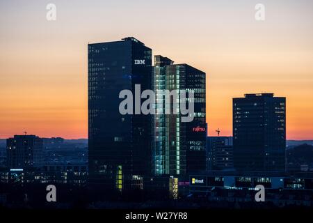 Highlight Towers, Bürotürme, IBM und Fujitsu Wolkenkratzer, Sonnenuntergang, Dämmerung, München, Oberbayern, Bayern, Deutschland Stockfoto