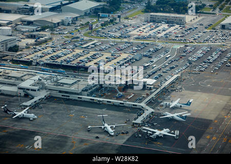 Auckland Flughafen Domestic Terminal, North Island, Neuseeland - Antenne Stockfoto