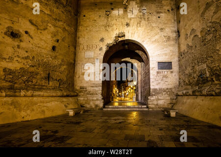 Der Ostalbkreis Tor ist Teil der christlichen Wand in Valencia, Spanien Stockfoto