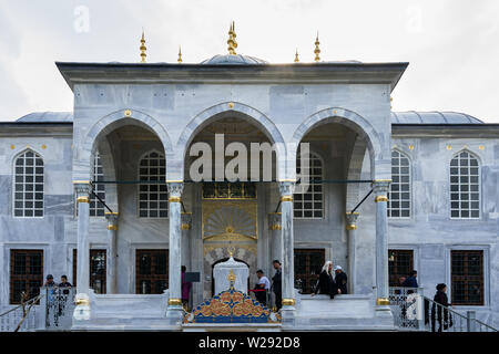 Der Topkapi Palast, die Fassade der Bibliothek Sultan Ahmed III., im 18. Jahrhundert erbaut. Istanbul, Türkei, Oktober 2018 Stockfoto