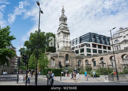 Die Ruinen der Kirche Christi Greyfriars, auch als Christ Church Newgate Street bekannt, im Großen Brand von London und wieder in den Blitz, 1940 zerstört. Stockfoto