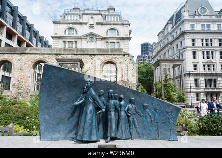 Andrew Brown's Memorial Bronze Skulptur von Christ's Hospital School, in der Christus Kirche Greyfriars kirche garten, die Stadt von London, Großbritannien Stockfoto