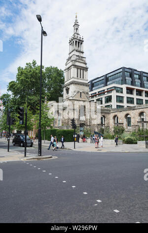 Die Ruinen der Kirche Christi Greyfriars, auch als Christ Church Newgate Street bekannt, im Großen Brand von London und wieder in den Blitz, 1940 zerstört. Stockfoto