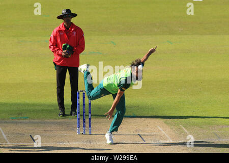 MANCHESTER, England. 06. JULI 2019: Imran Tahir von Südafrika bowling Während der Australien v Südafrika, ICC Cricket World Cup Match, in Old Trafford, Manchester, England. Stockfoto