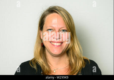 Bremen, Deutschland. 06 Juli, 2019. Maike Schaefer (Bündnis 90/Die Grünen) steht für ein Portrait vor der Kamera. Credit: mohssen Assanimoghaddam/dpa/Alamy leben Nachrichten Stockfoto