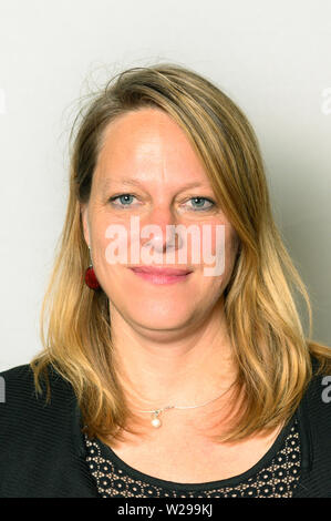 Bremen, Deutschland. 06 Juli, 2019. Maike Schaefer (Bündnis 90/Die Grünen) steht für ein Portrait vor der Kamera. Credit: mohssen Assanimoghaddam/dpa/Alamy leben Nachrichten Stockfoto