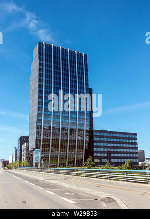 Hohes Gebäude südlich von VESTAMAGER U-Bahnhof in Ørestad in Kopenhagen Amager Dänemark Europa Stockfoto