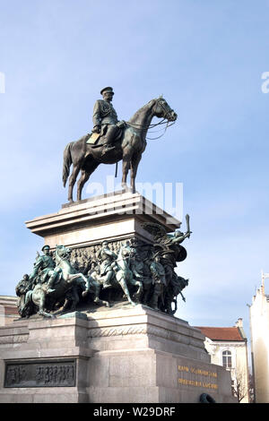 Bulgarien, Sofia, Stadtzentrum, Alexander II Statue vor dem Gebäude der Nationalversammlung Stockfoto