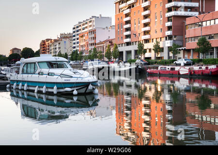 Boote entlang der malerischen Canal du Midi inToulouse, Frankreich Stockfoto