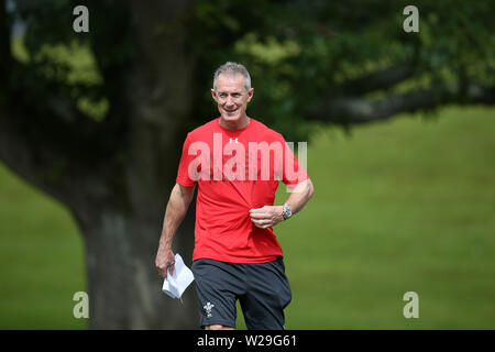 Cardiff, Großbritannien. 06 Juli, 2019. Rob Howley, Assistant Coach von Wales. Wales Rugby Team Training im Vale Resort Hensol, in der Nähe von Cardiff, South Wales am Samstag, den 6. Juli 2019. Die Gruppe vorbereiten für den Rugby World Cup 2019 in diesem Herbst pic werden von Credit: Andrew Obstgarten/Alamy leben Nachrichten Stockfoto