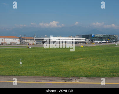 CASELLE, ITALIEN - ca. Juni 2019: Sandro Pertini Flughafen Turin Stockfoto