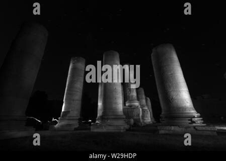 Tempel der Artemis Nacht langzeitbelichtung Sterne schießen Stockfoto