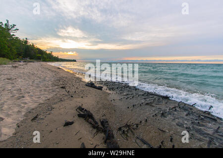 Historisches Schiffswrack an Großen Seen Küste. Schiffbruch der Kranker fated Holz- Eisenerz Schiff der Joseph S. Fay an 40 Mile Point am Lake Huron. Stockfoto