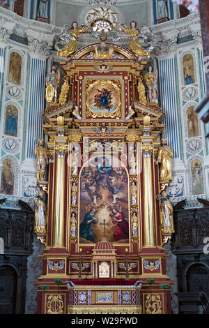 Krasiczyn, Polen - 24. Juni 2019: verzierten Altar im Innenraum von spät - renaisannce Krasiczyn Burg in der süd-östlichen Ecke von Polen Stockfoto