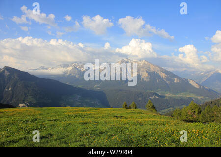 Berge von Obermutten, Kanton Graubünden, Schweiz gesehen. Stockfoto