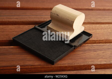 Stempelfarbe aus Holz Stockfoto