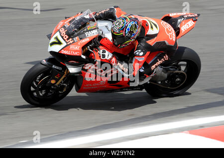 Chaz Davies in Aktion während des Rennens Tag zwei des Britischen Grand Prix der Motul FIM Superbike Weltmeisterschaft in Donington Park. Stockfoto