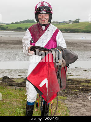 Courtmacsherry, Cork, Irland. 07 Juli, 2019. Jockey Ava Sugrue von Tralee, die an der jährlichen Strand Rennen nahm das war in Courtmacsherry, Co Cork, Irland, statt. Quelle: David Creedon/Alamy leben Nachrichten Stockfoto