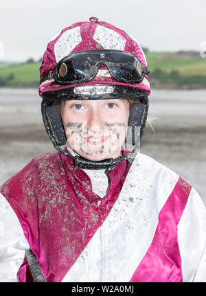 Courtmacsherry, Cork, Irland. 07 Juli, 2019. Jockey Ava Sugrue von Tralee, die an der jährlichen Strand Rennen nahm das war in Courtmacsherry, Co Cork, Irland, statt. Quelle: David Creedon/Alamy leben Nachrichten Stockfoto