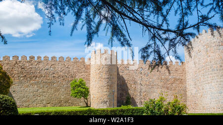 Wände, die spanische Stadt Avila Landschaft Türmchen Stockfoto