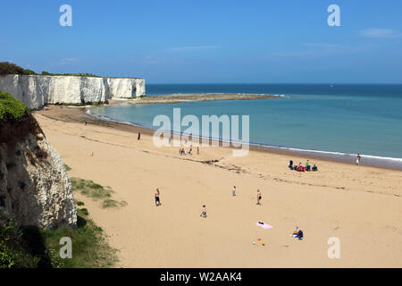 Kingsgate Bay Sandstrand an der nördlichen Küste von Kent in der Nähe von Broadstairs, England Großbritannien Stockfoto