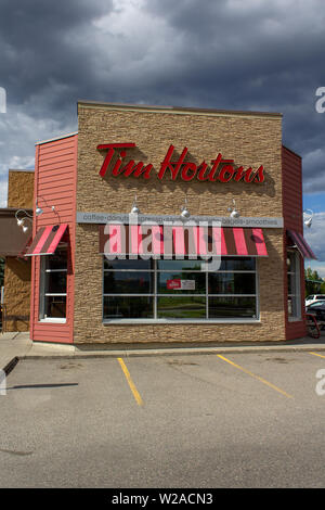 Tim Horton's Schild vor dem Restaurant - Bild Stockfoto