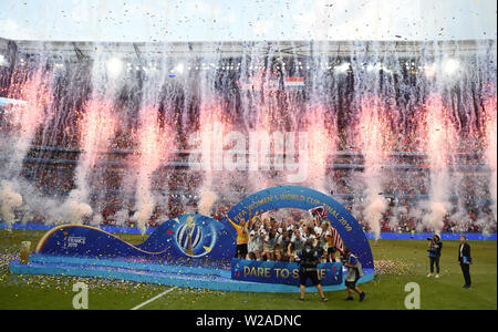 Lyon, Frankreich. 07 Juli, 2019. Décines-Charpieu: Fußball, Frauen: WM, USA - Niederlande, final, Stade de Lyon: Die US-Spieler ihren Sieg feiern. Quelle: dpa Picture alliance/Alamy leben Nachrichten Stockfoto