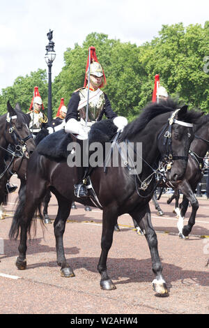 Blues und Royals des Haushalts Division auf der Mall in London Stockfoto