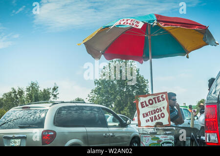 Tijuana, Mexiko - August 2, 2012-Commerce/Martket von Straßen an der Grenze von den Vereinigten Staaten und Mexiko in San Diego, Kalifornien Stockfoto