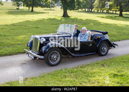 Motorisch Klassiker, historics, vintage Motoren und Collectibles 2019; Leighton Hall Verkehr zeigen, Sammlung von Autos & Oldtimer von gestern. Stockfoto