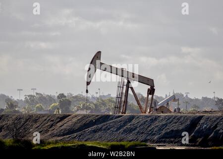 Ölpumpe Jack in Kalifornien Stockfoto