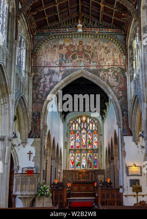 Doom Malerei über dem Chorbogen und Innenraum von St. Thomas Kirche in Salisbury, eine Kathedrale, Stadt in Wiltshire, England, Großbritannien Stockfoto