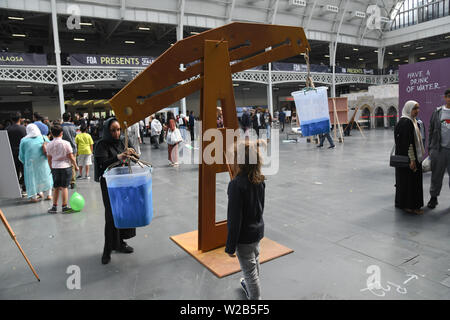 Palästina Expo haben der Welt zeigen. Die Palästinenser Menschen ist die am meisten Willensstark Menschen Menschheit im 21. Jahrhundert gesehen haben. Das Leid, Demütigung, Not und injustic die Menschheit von den Israelis Unterdrückung und ihre Entschlossenheit, die Rechte der Palästinenser, in ihre Heimat zurückzukehren ertragen kann ist nicht verhandelbar am 7. Juli 2019 in London Olympia, UK. Stockfoto