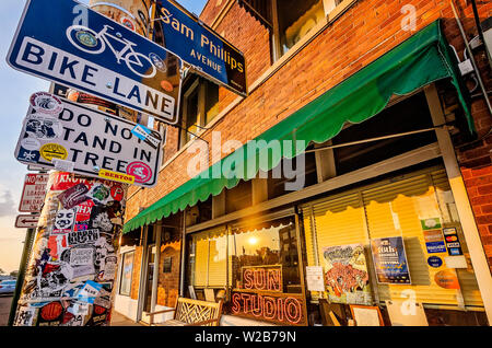 Die Sonne geht auf Sun Studio, Sept. 6, 2015. Die Aufnahme Studio und Label wurden berühmt durch Sänger wie Elvis Presley, Johnny Cash, und Jerr Stockfoto